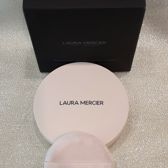 Laura Mercier Translucent Pressed Setting Powder Ultra-Blur - Picture 3 of 5